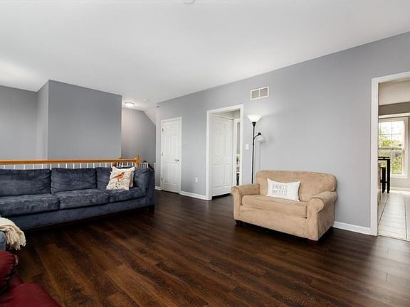 5th image of 10525 Forest Hill Dr