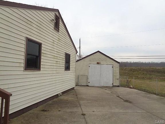 2nd image of 701 Old Main St