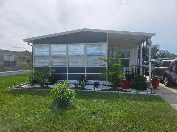 5149 Peninsula St, Zephyrhills, FL 33541