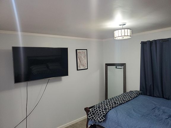 5th image of 23515 Lyons Ave Unit 115