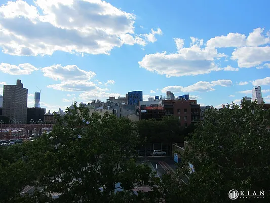 Rented by Kian Realty | media 32