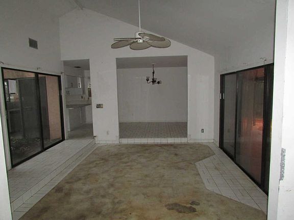 5th image of 6104 Balsam Dr