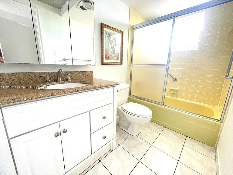620 NE 12th Ave #406 — Photo 5
