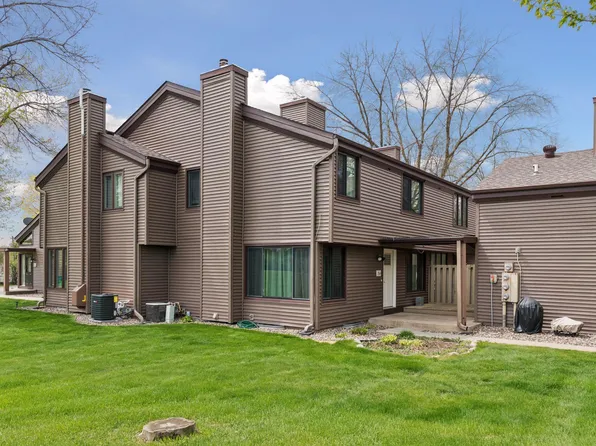 112704 Hundertmark Rd, Chaska, MN 55318
