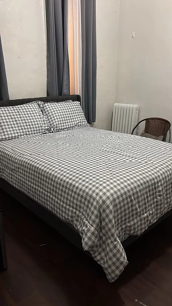 3 bed, $1,000 — Photo 1