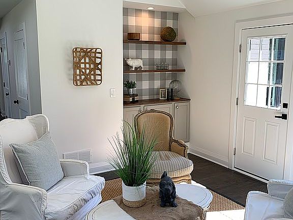 3rd image of 3770 Carol Blvd