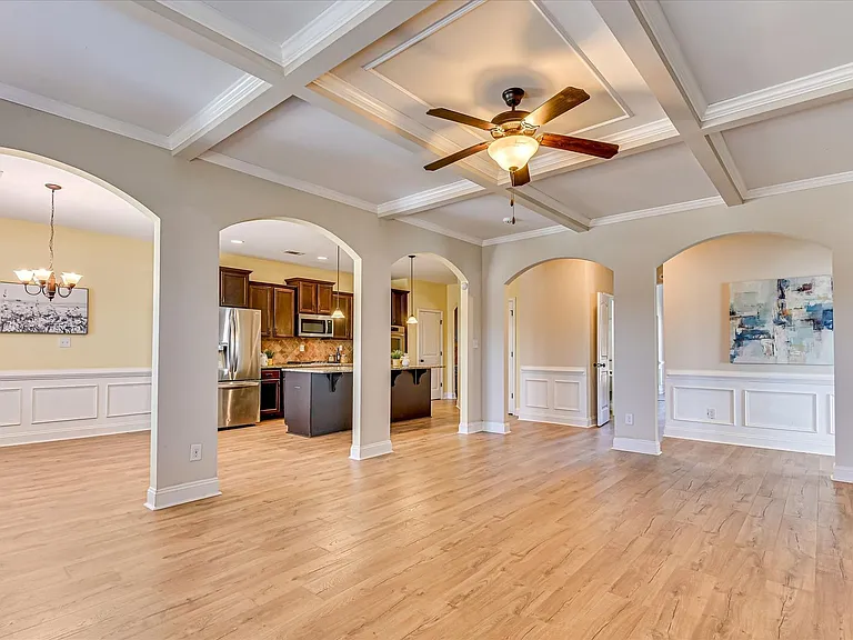 406 Saterlee Ct — Photo 9