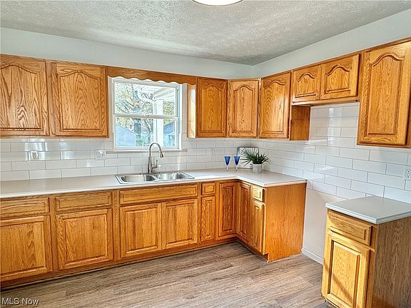 3rd image of 801 Georgia Ave