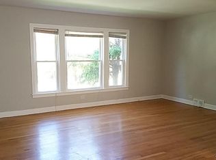 9157 S Bishop St APT 1W, Chicago, IL 60620