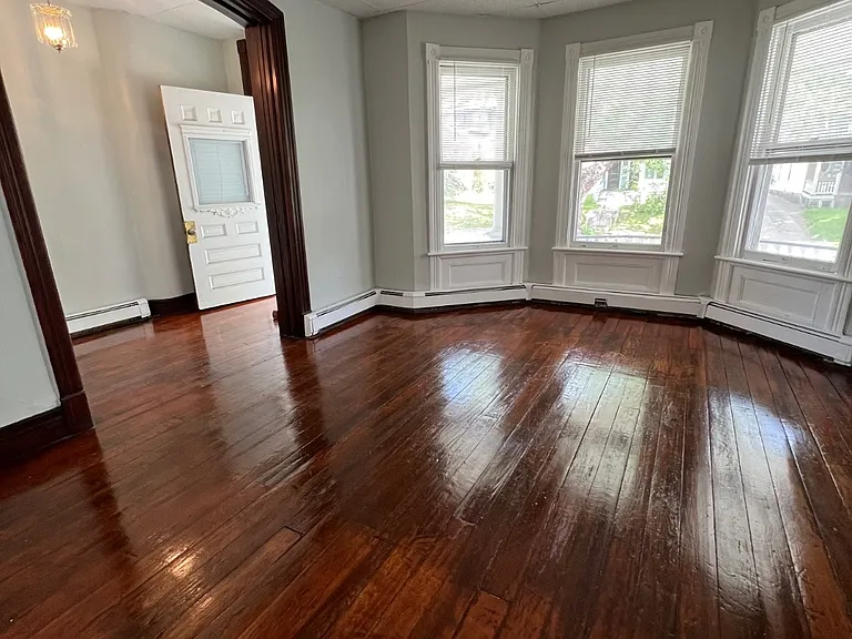 1053 Park Ave — Photo 9