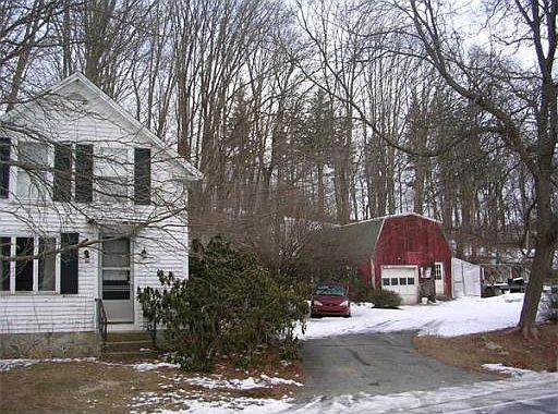 2nd image of 210 Bachelor St