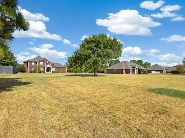 4613 Southcreek Rd, Moore, OK 73165