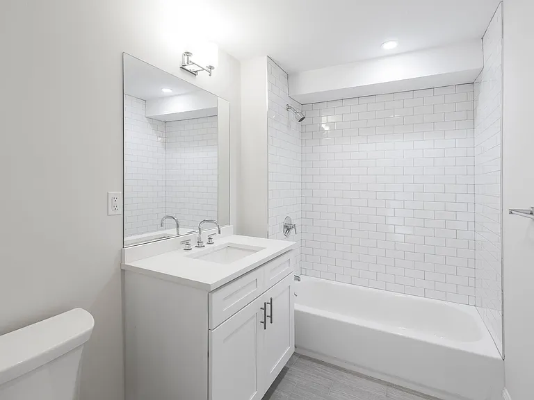 1902 Washington St #7X — Photo 5