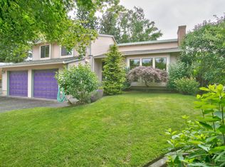 21601 NE Lachenview Ln, Fairview, OR 97024