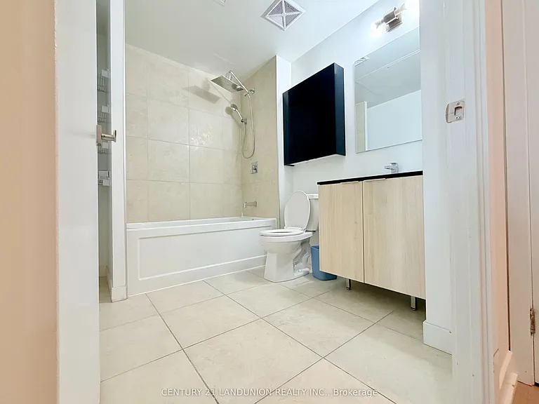 31 Tippett Rd — Photo 10
