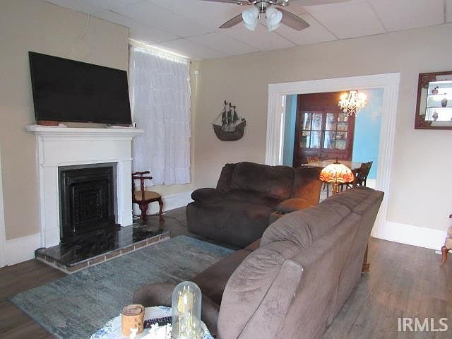 Listing photo 2