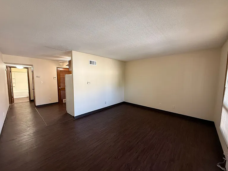 Grand Terrace Apartments — Photo 11