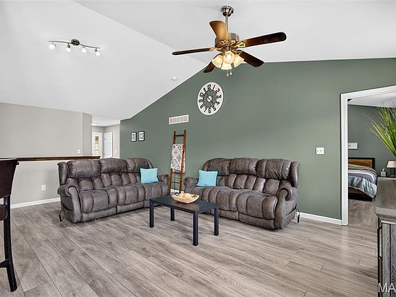 4th image of 1152 Jaxson Dr