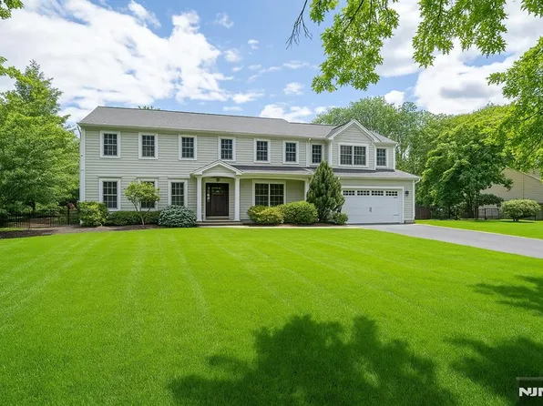 285 Dunham Pl, Glen Rock, NJ 07452