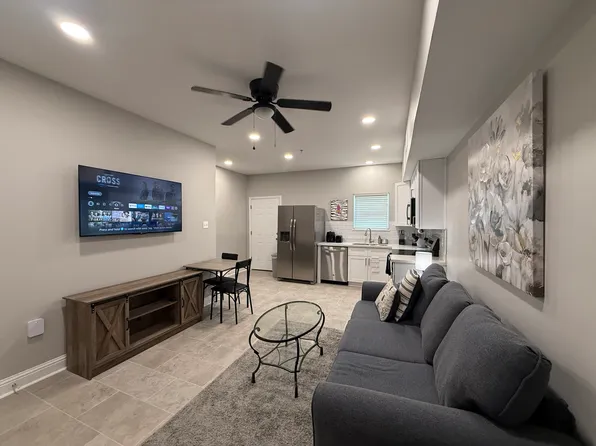 410 Peach St, Diberville, MS 39540