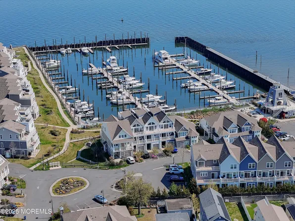 3 Halfmoon Court #903, Highlands, NJ 07732