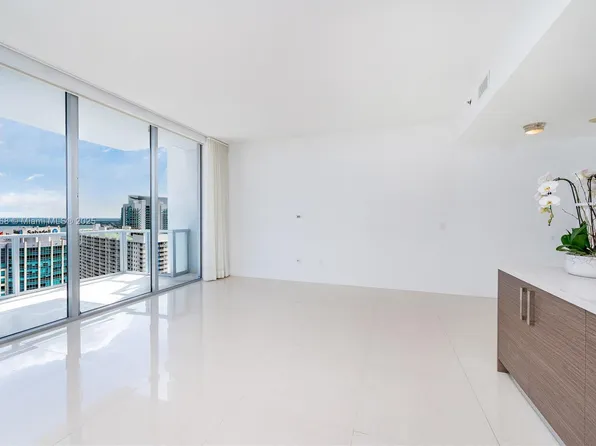 1060 Brickell Ave APT 4203, Miami, FL 33131