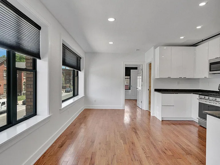 162 Allen St #4 — Photo 11