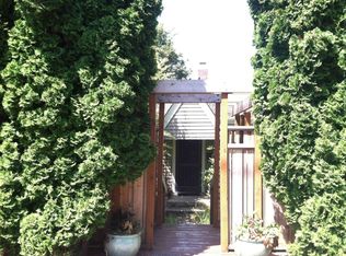 9121 8th Ave NE, Seattle, WA 98115