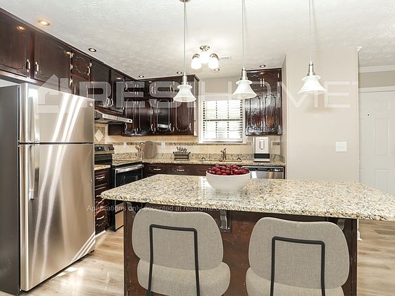 3rd image of 1174 Walnut Creek Ln