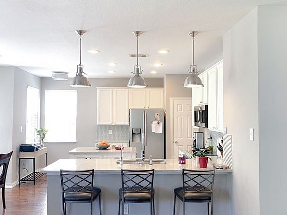 5th image of 4020 Sharondale Dr