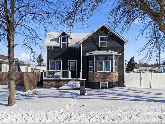 2nd image of 116 2nd Ave N