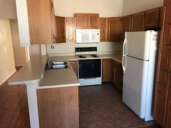 4th image of 806 Villaview Way