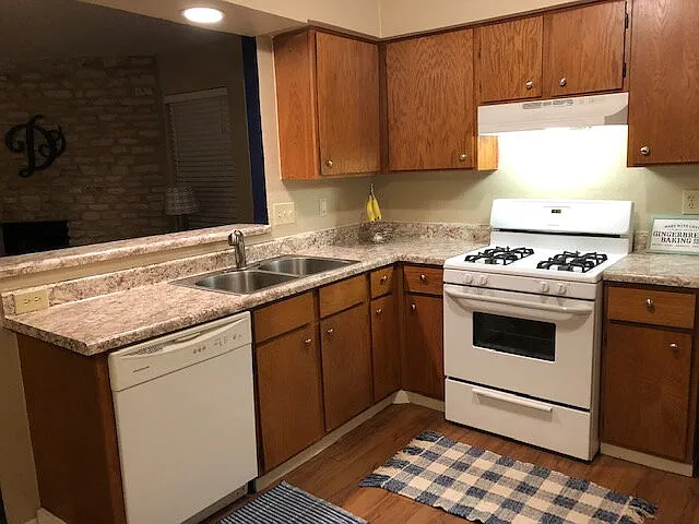 301 Algerita Dr #D — Photo 17