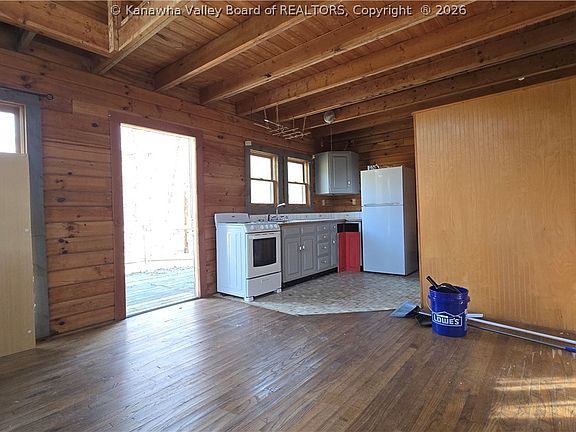 5th image of 348 Basil Hively Rd