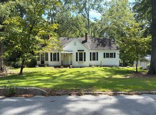 300 Woodland Dr, Belton, SC 29627