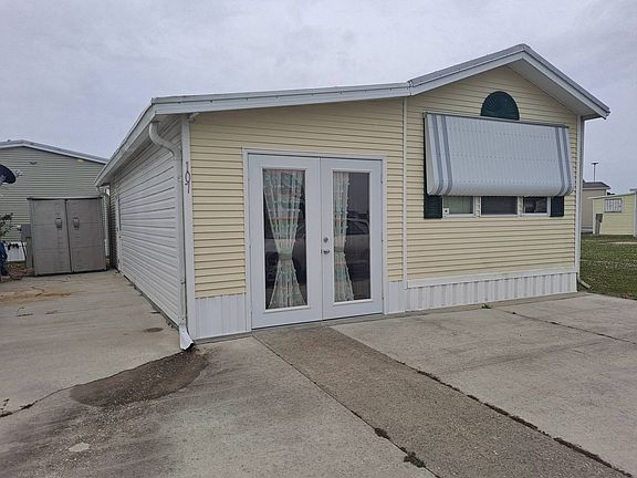 3rd image of 5905 NE Cubitis Ave #107