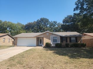 6401 Melinda Dr, Forest Hill, TX 76119