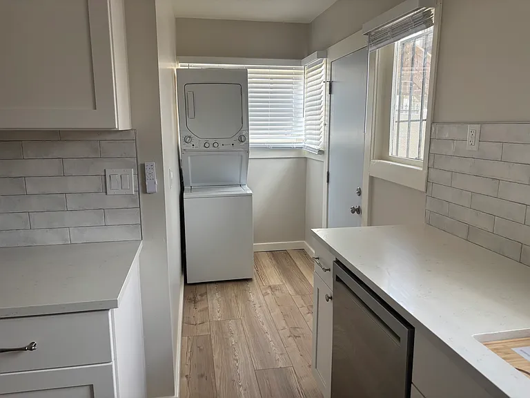 3683-89 Indiana St #3685 — Photo 8