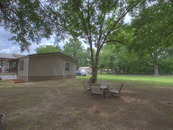 4th image of 570 Texas Ln