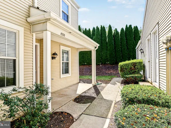 1533 Cambridge Ct, Palmyra, PA 17078