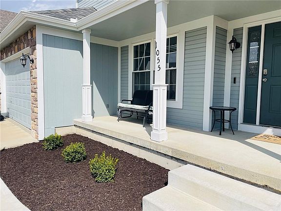 2nd image of 1055 Wyndham Dr