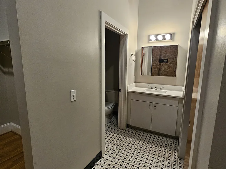 1417 Market St #35 — Photo 6