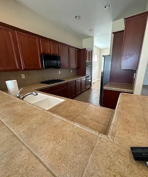 5759 Desert Mirage Dr — Photo 8