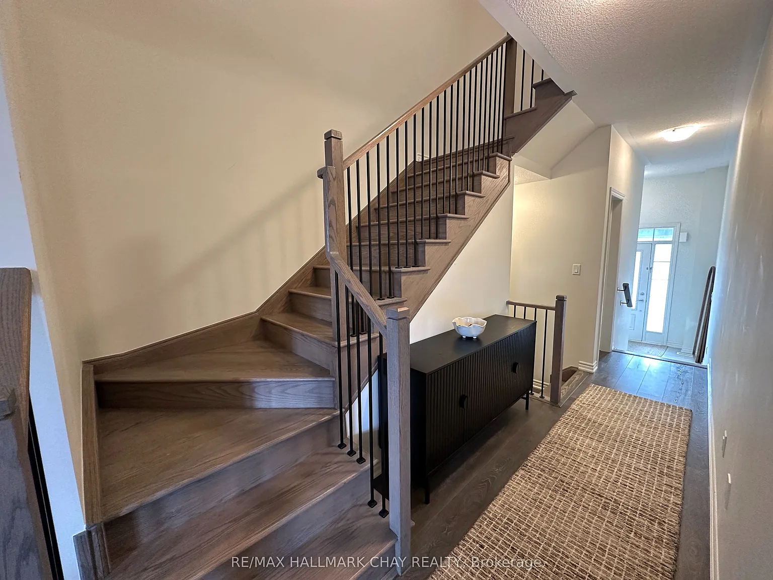 3 bed, $2,600 — Photo 3