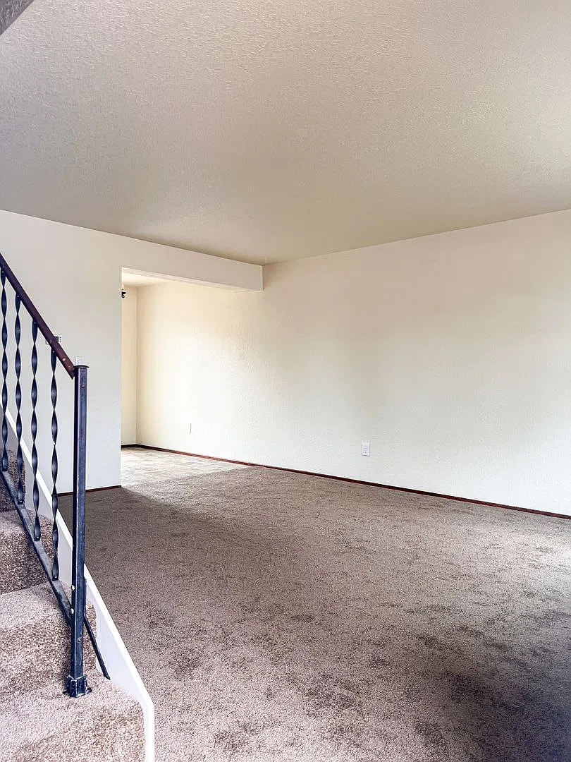 OWN851 — Photo 3