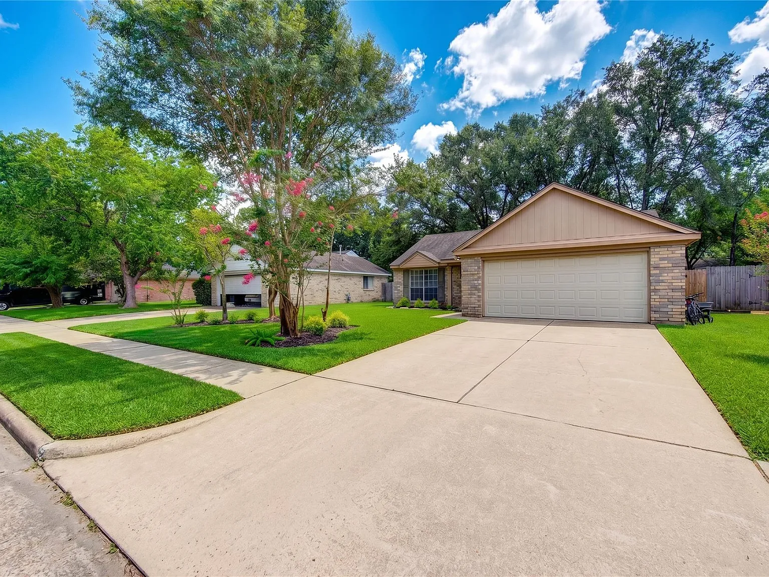 3 bed, 2.0 bath, 1284 sqft, $1,800 — Photo 4