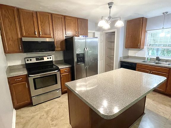 4th image of 7469 GREENWAY Drive