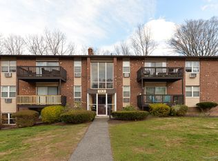 93 Balance Rock Rd APT 1, Seymour, CT 06483