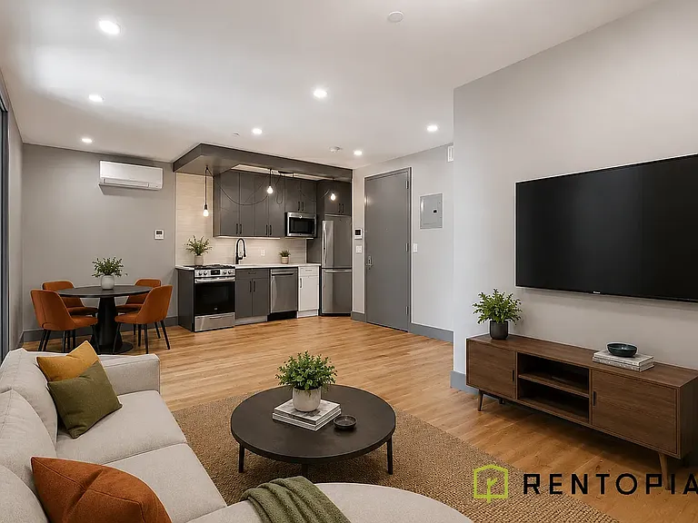 183 Ainslie St #2J — Photo 2