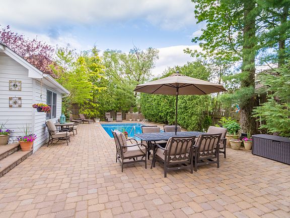 Large yard for entertaining